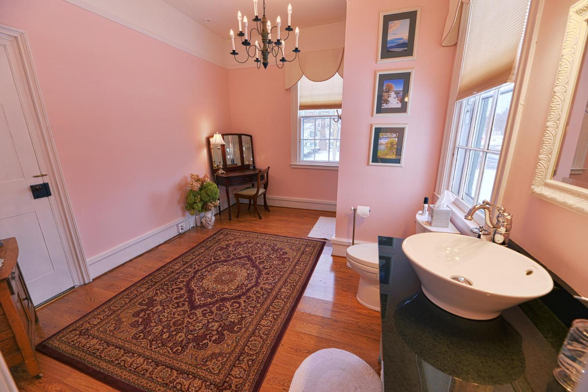 The At Oliver Phelps Couette-café Canandaigua